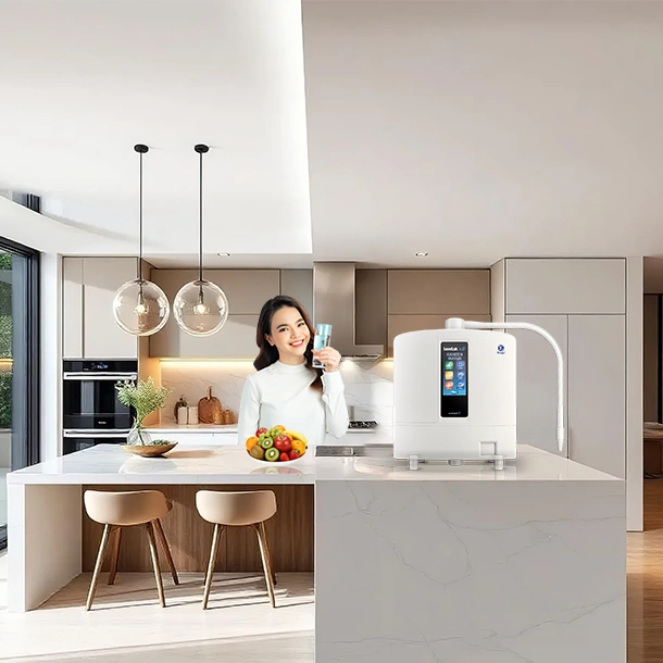 Mesin Ionisasi Air Leveluk K8 Enagic Dengan 8 Pelat Platinum Untuk Air Alkali Kaya Antioksidan.