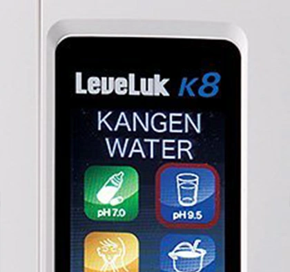 Panel layar sentuh berwarna pada mesin Leveluk K8 Enagic Indonesia