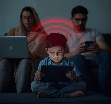 Ilustrasi dampak bahaya radiasi elektromagnetik smartphone terhadap kesehatan anak